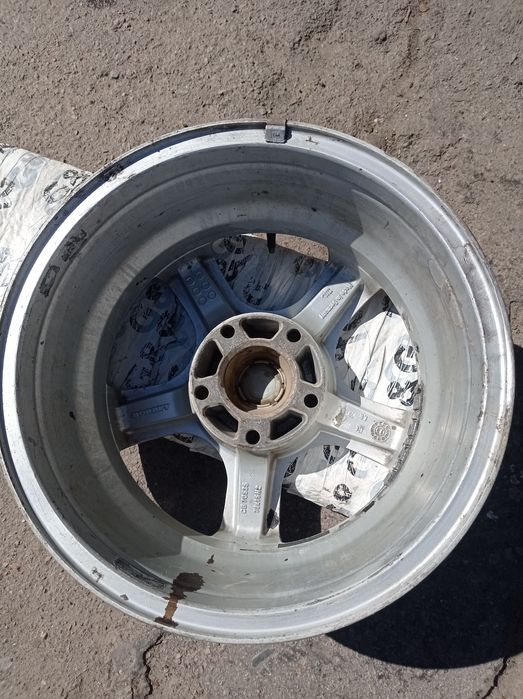 Продам титаны на БМВ размер 15.