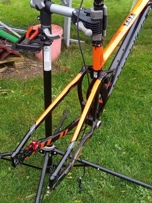 Rama mondraker foxy M + sztyca rc reverb