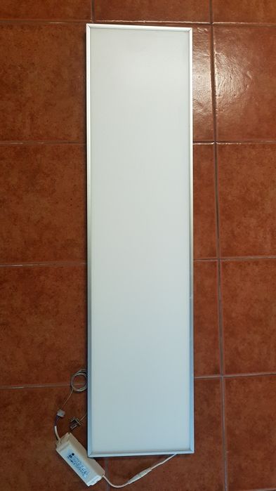 Candeeiro- Armadura Led. Medida 119cm x 29,5cm