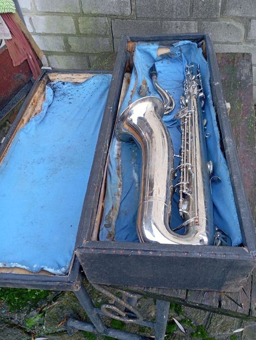 Продам саксофон.