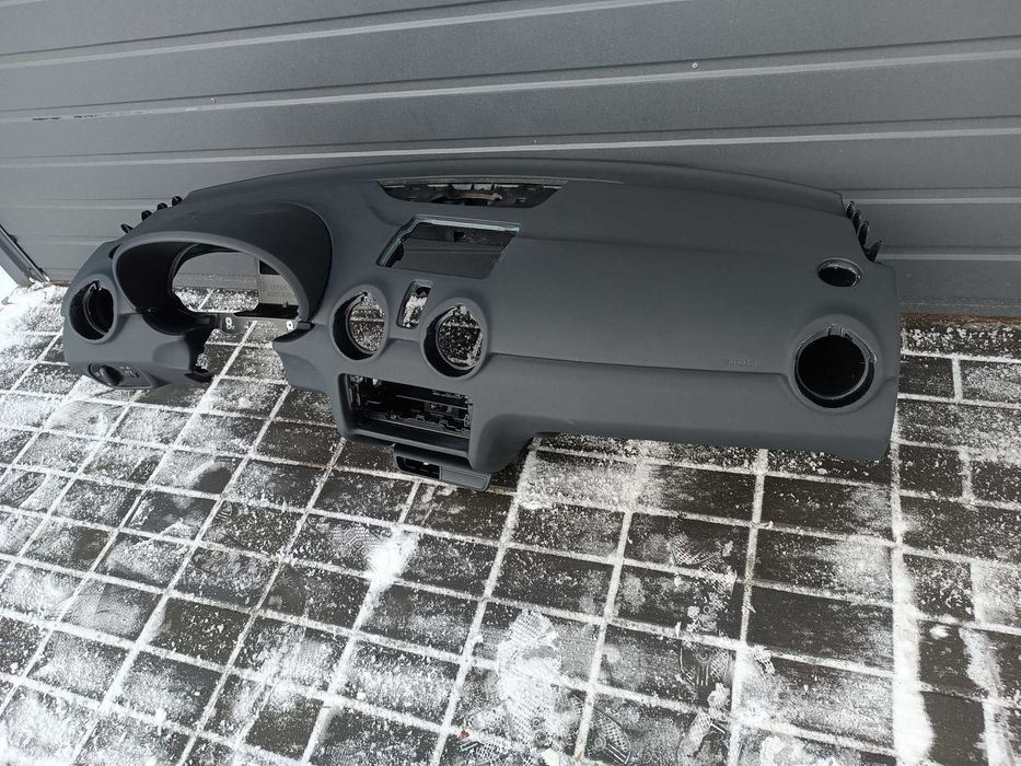 deska konsola kokpit AUDI A1 8X regeneracja