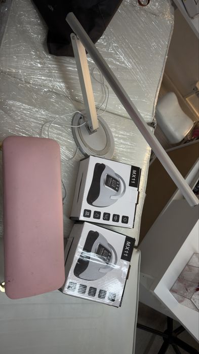 Forno, candeeiro e apoio de maos manicure