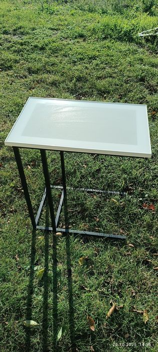 Stolik ze szklanym blatem