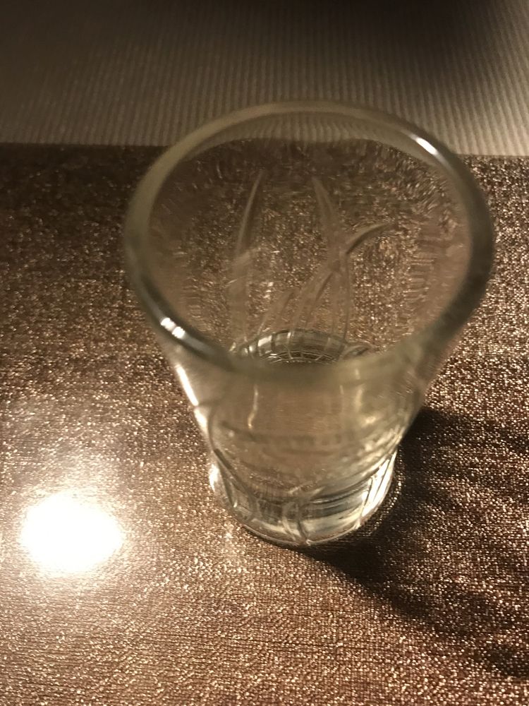 Kieliszek szklany  do żubrówki.