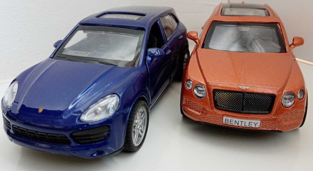 Атомобили модельные Porsche, Bentley, гоночные 6-10 см