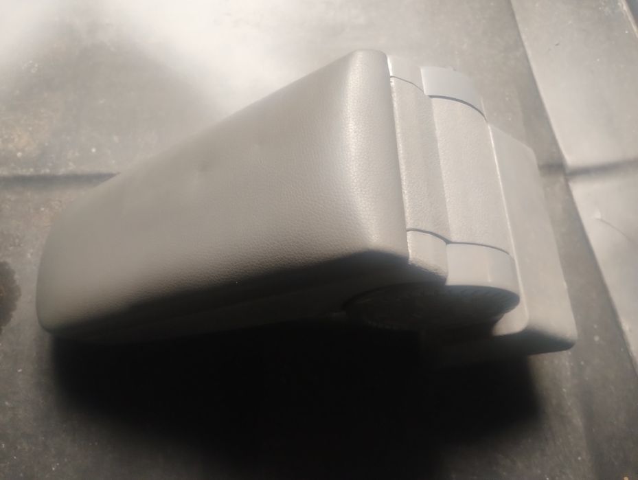 Подлокотник універсальний