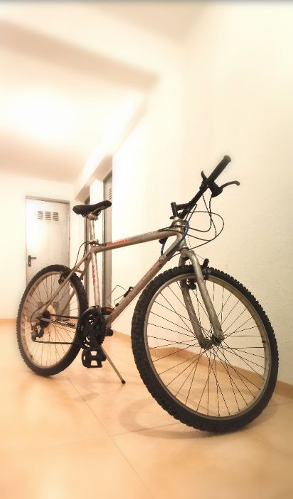 Bicicleta BTT SHIMANO Confersil TY22 Roda 26