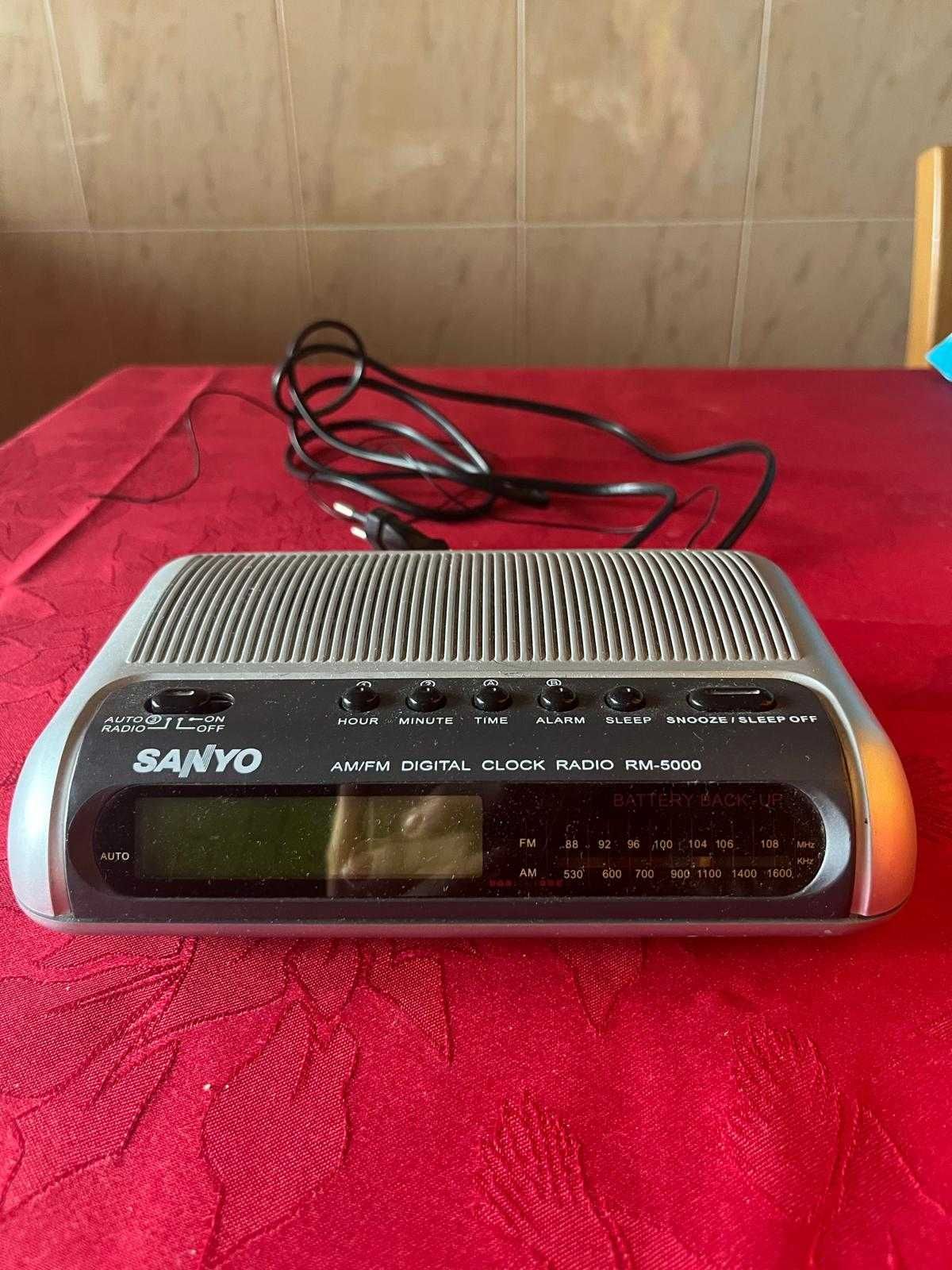 Radio despertador Sanyo