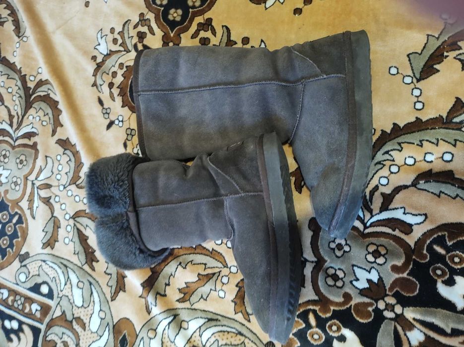 Сапоги угги в доброму стані устілка 22 см