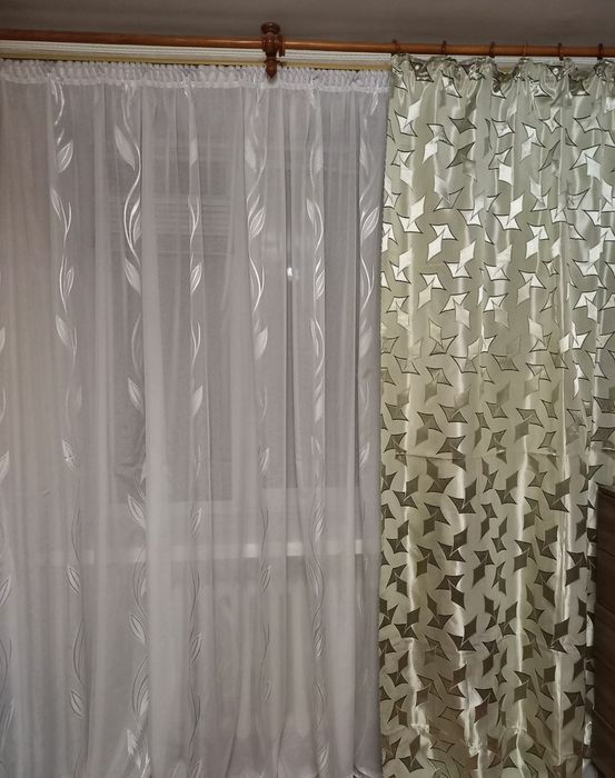 Гардина, тюль ,штори,,є на високі стелі