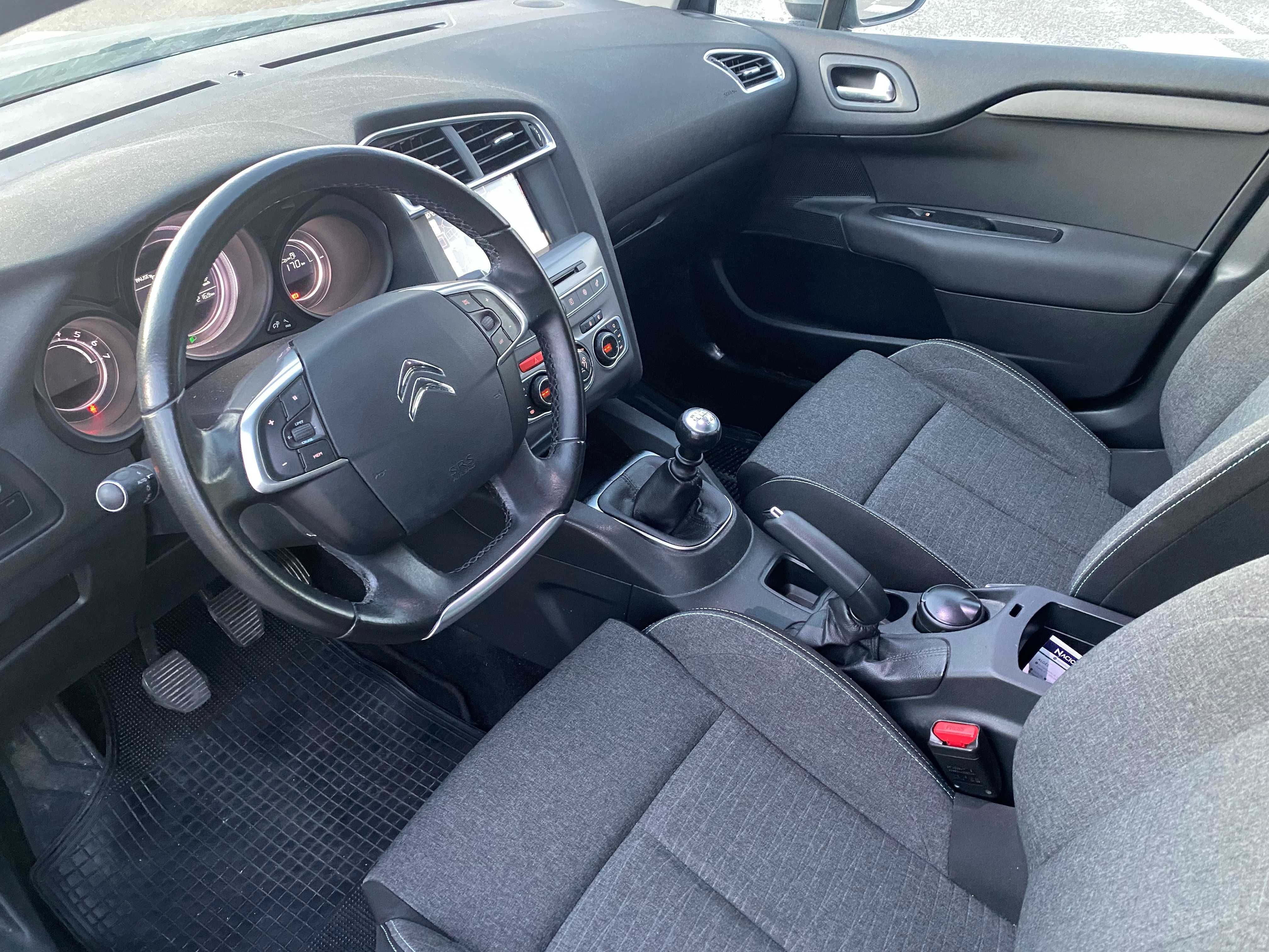 C4 1.6 BHdi 120Cv Versão Shine 17