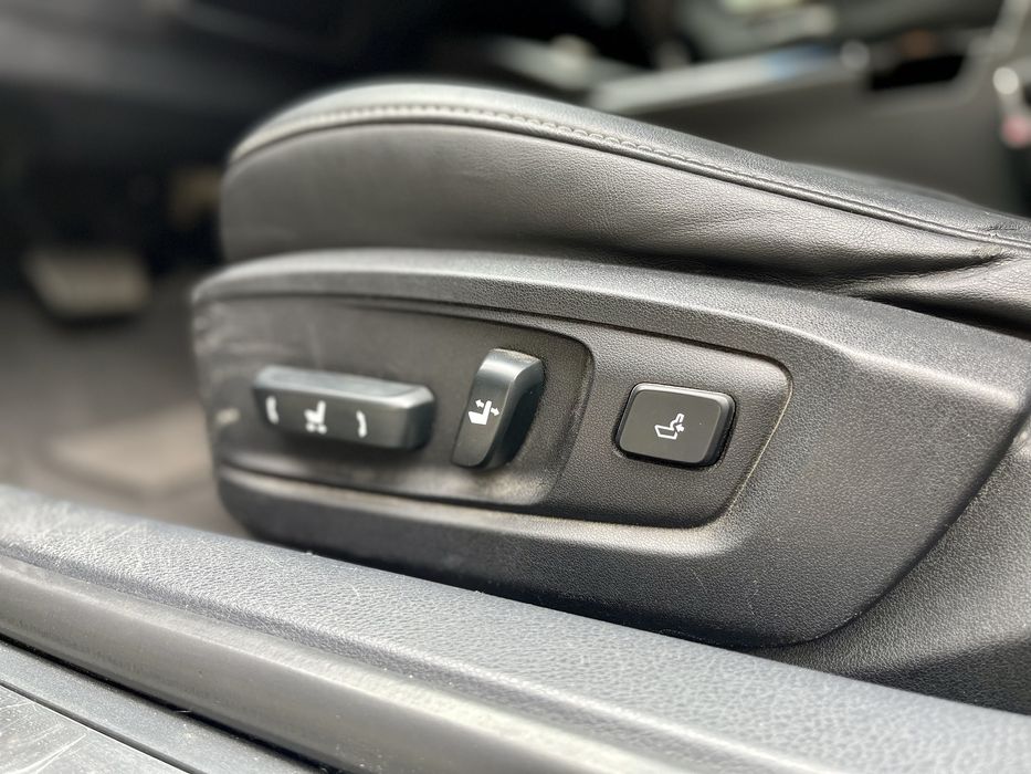 Лексус ес 350 2014 року