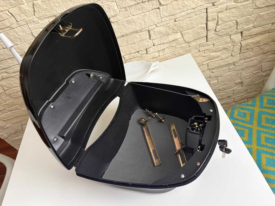 Kufer zamykany z oparciem na skuter, motocykl, quad NOWY