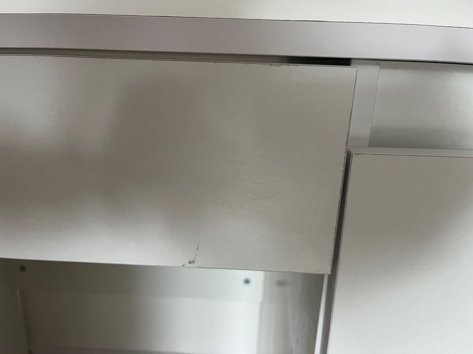 Biurko białe z szufladami