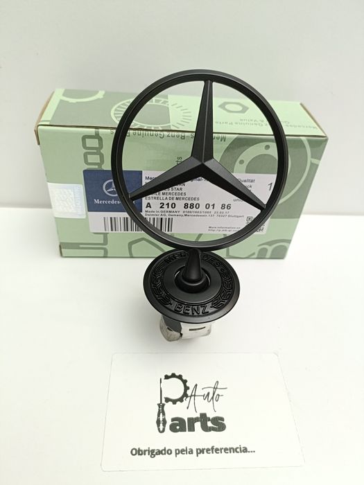 Emblema símbolo logotipo capô Mercedes Com legenda Preto Matte