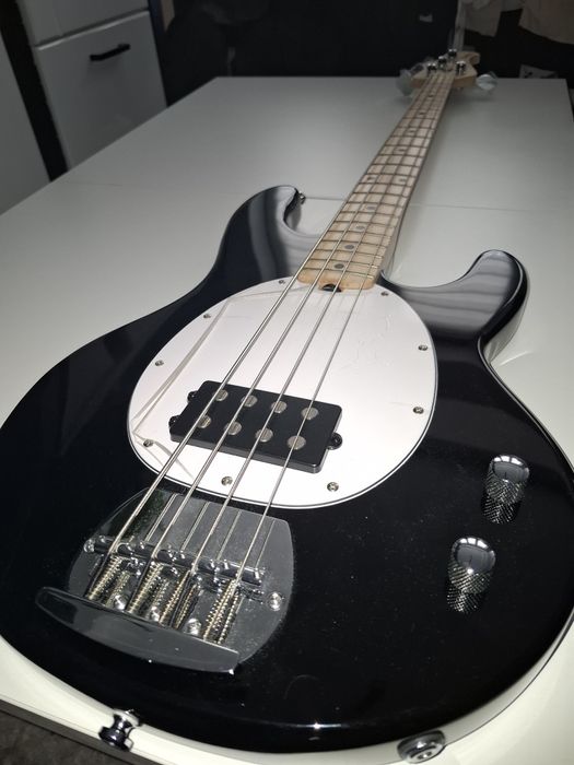 Sterling ray2 by music man - gitara basowa 4 strunowa