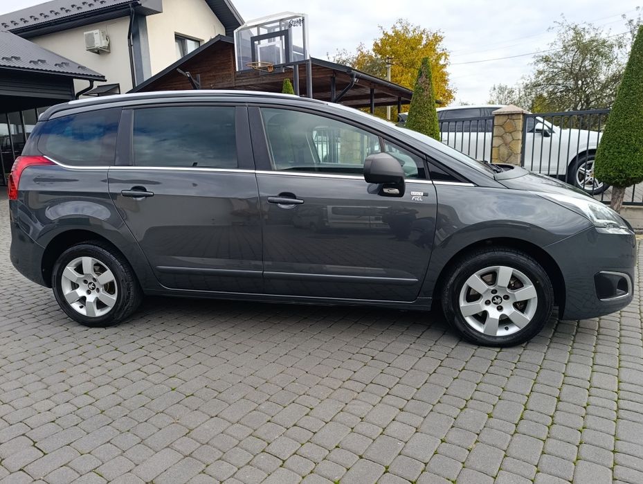 Peugeot 5008  2015 р.