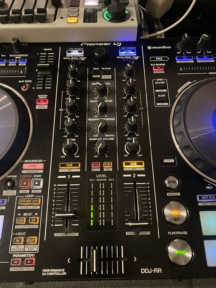 Продам котроллер Pioneer ddj rr