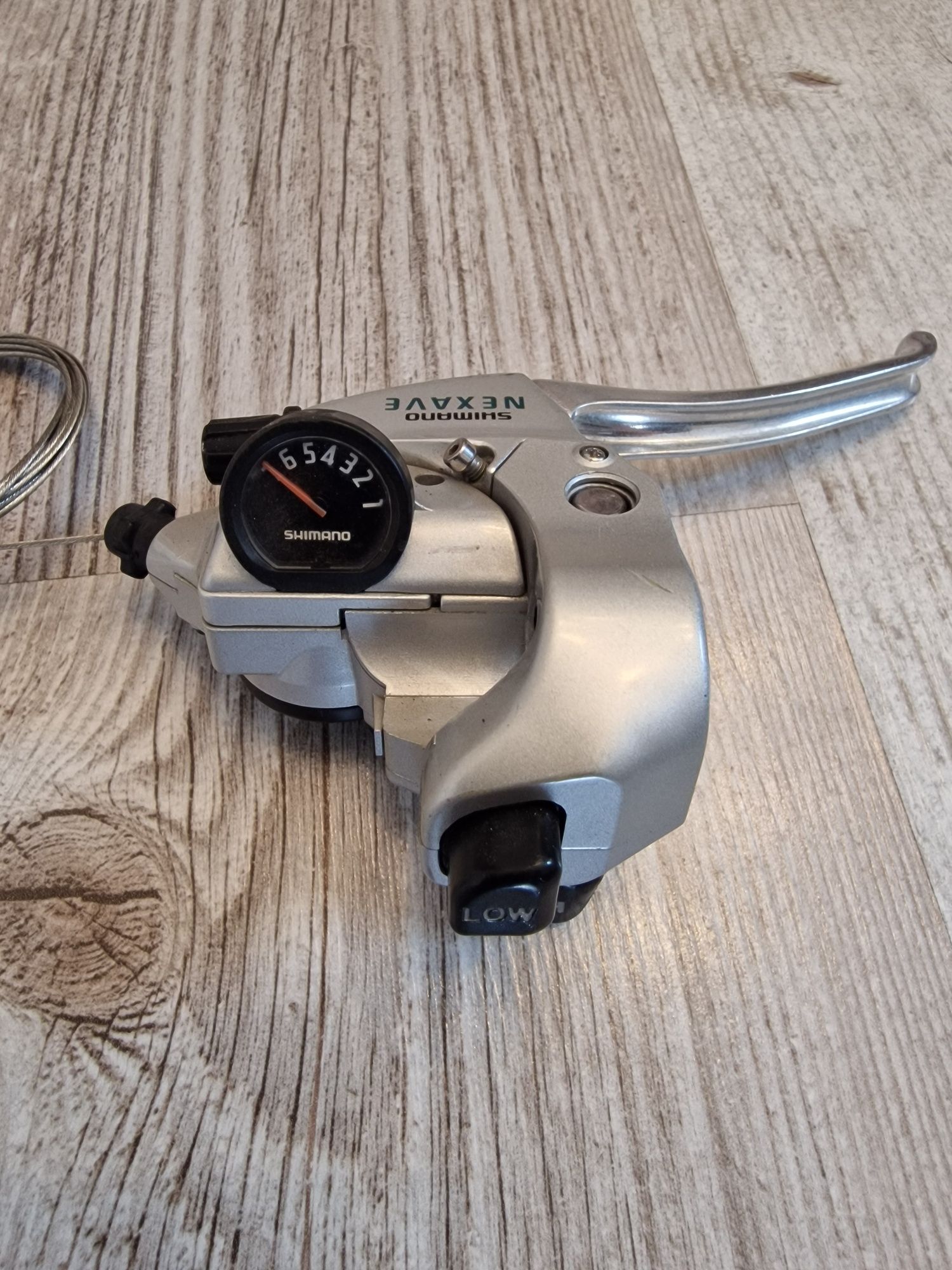 Klamkomanetki Shimano Nexave ST-T300 7s