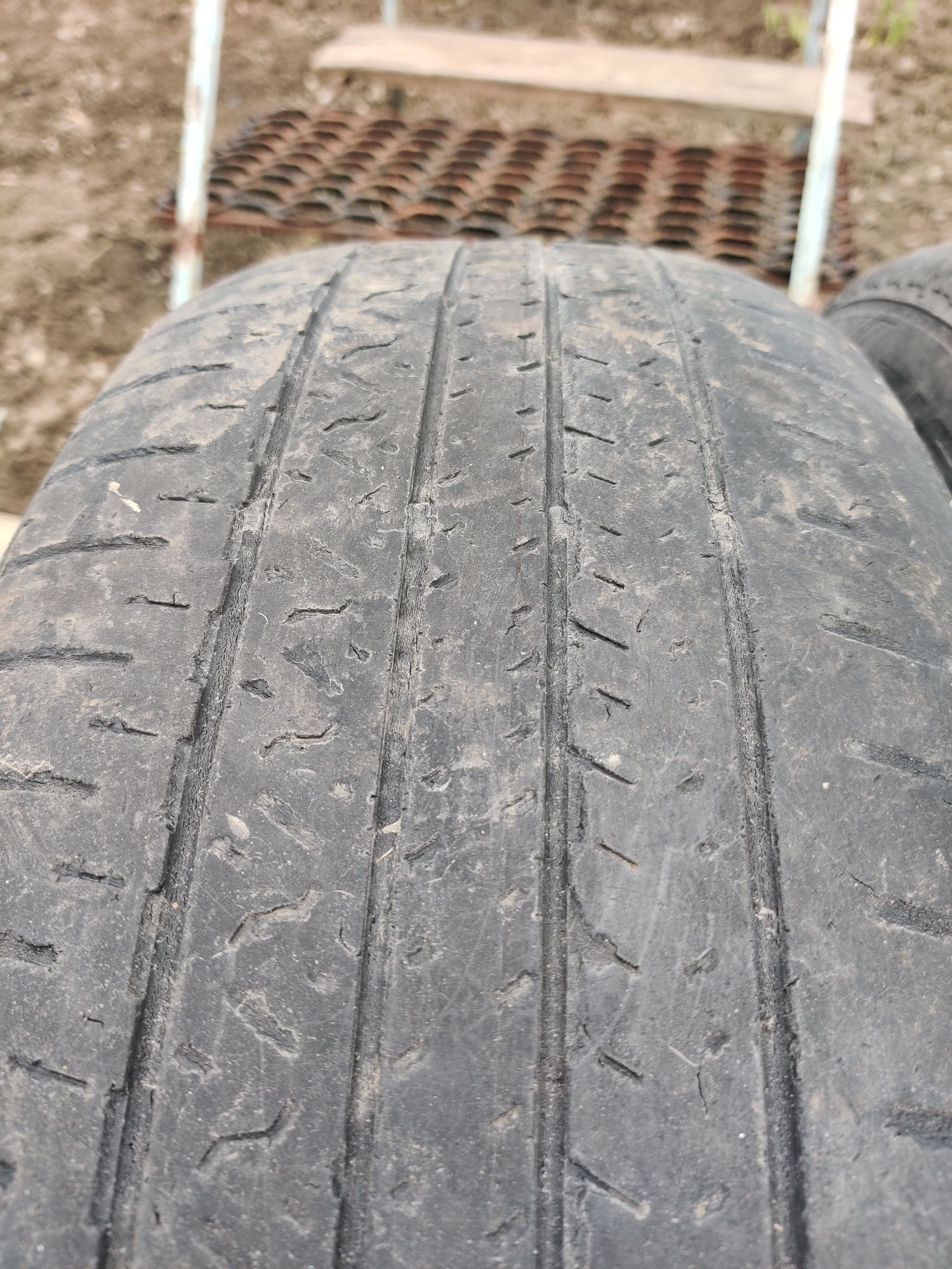 Продам комплект шин Falken Zeix 001 225/60 R18