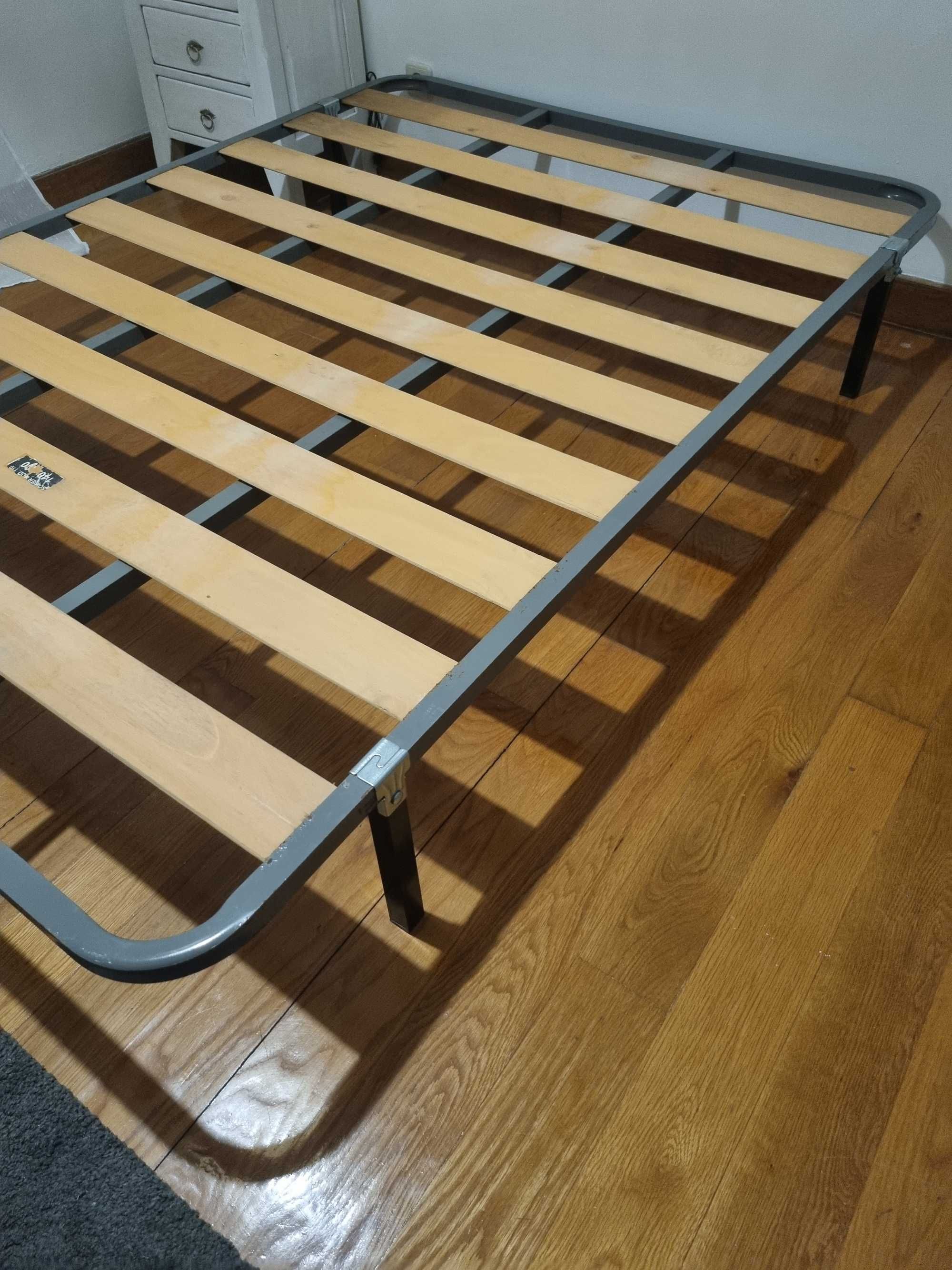 Estrado de casal - Cama