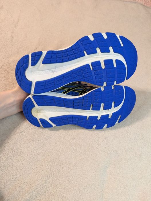 Кросівки asics 38 розмір 23.5-24 см