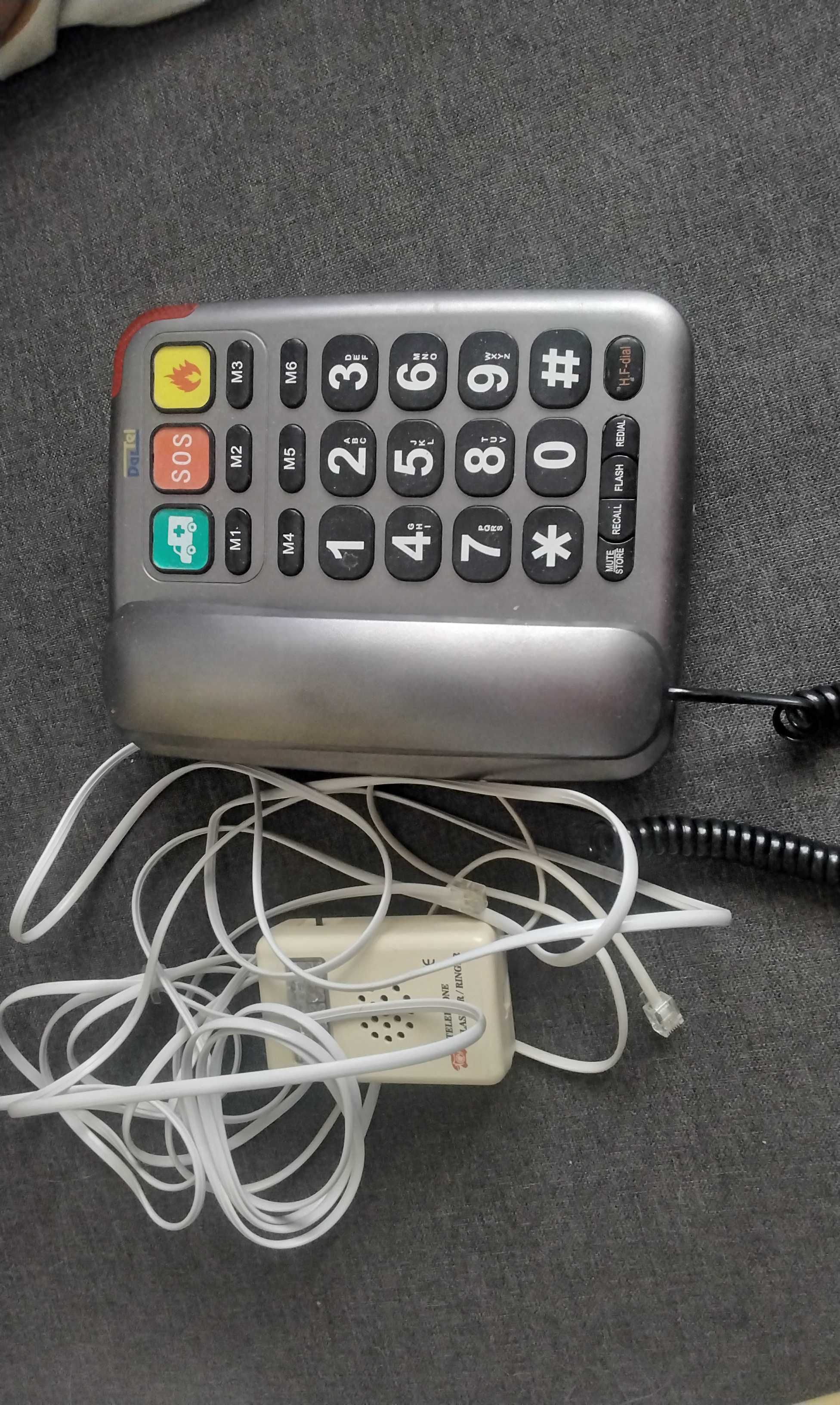 Aparat telefoniczny dla seniora Dartel