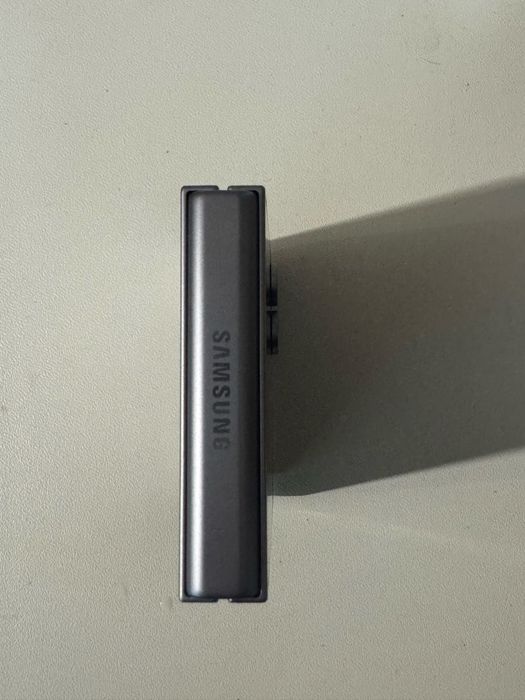 Продам Samsung flip 6