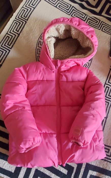 Продам куртку Gap 4-5років