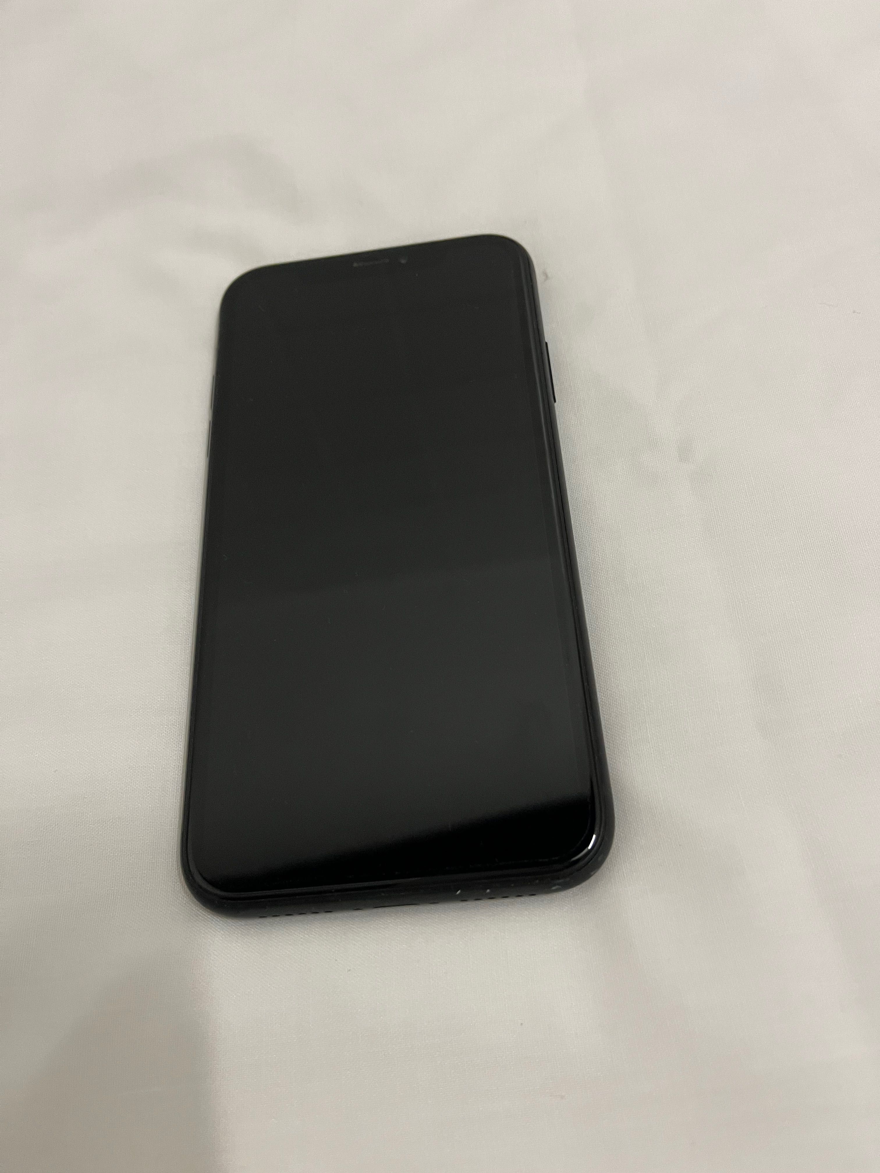 iPhone XR com caixa