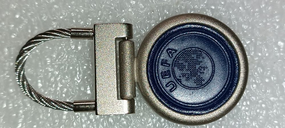 Antigo e Original porta chaves da UEFA