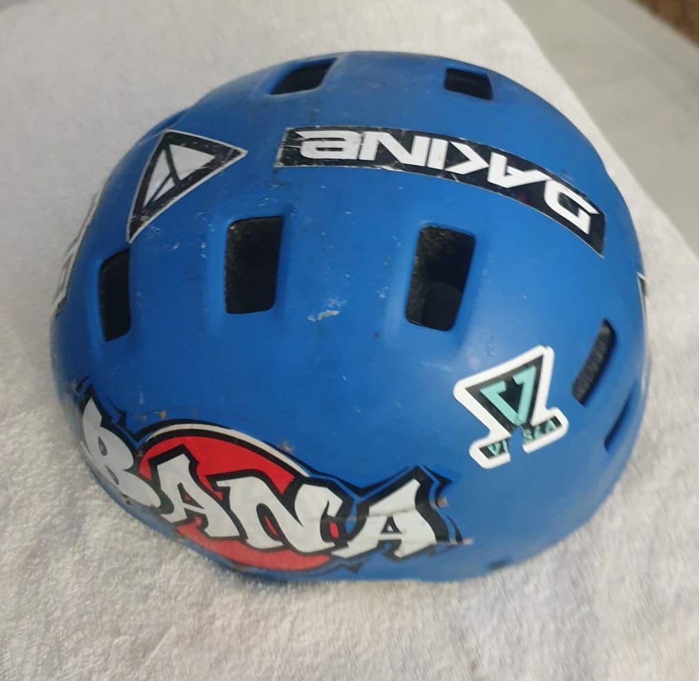 Capacete em bom estado para Skate Bicicleta etc