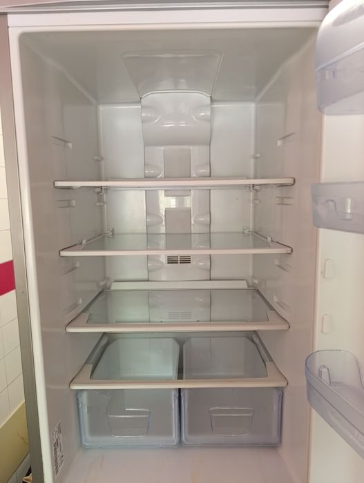 Frigorífico Indesit inox 185 usado