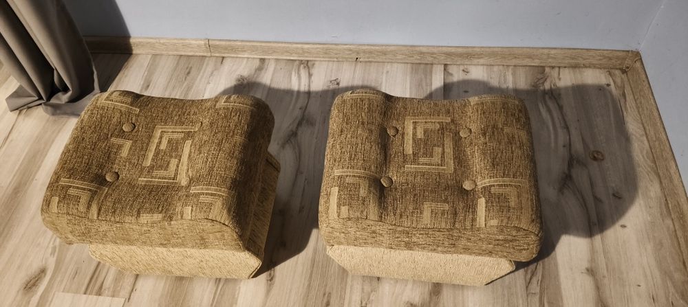 Sprzedam pufy 2 szt.