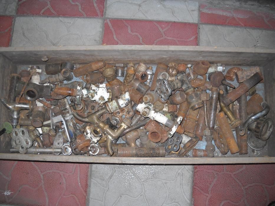 Краны водопроводные 40,32 и др.