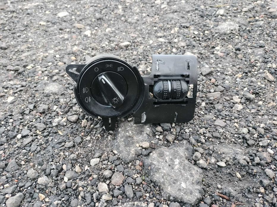 Włącznik przełącznik świateł VW Passat B5