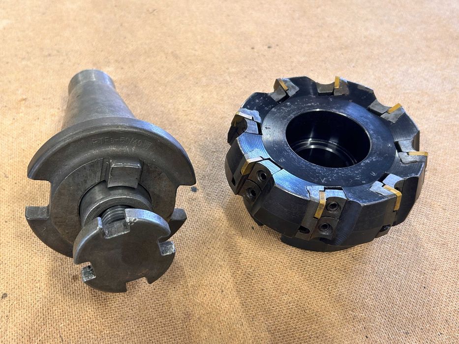 głowica do frezarki fi 125 JELENIA GÓRA z trzpieniem ISO 50 i płytkami