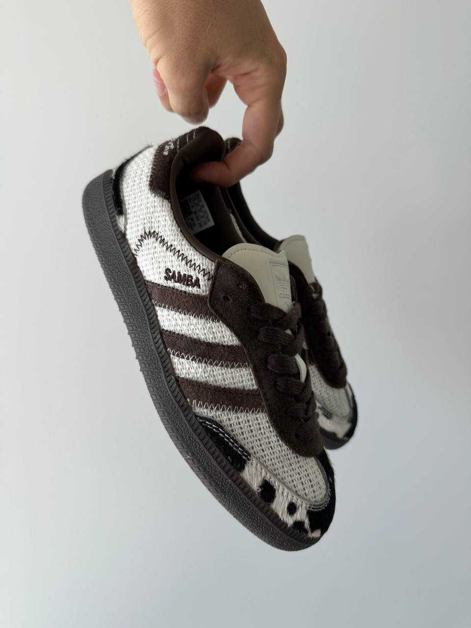 Жіночі кросівки Adidas Samba x No Title Cow print білий з чорним 0721