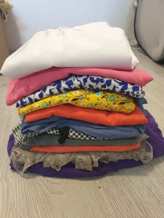 Ubrania dziewczęce, sukienka, bluzki, spódnica rozm 146-152