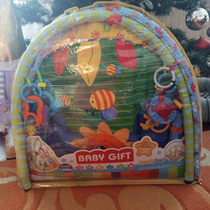 Розвиваючий килимок для діток