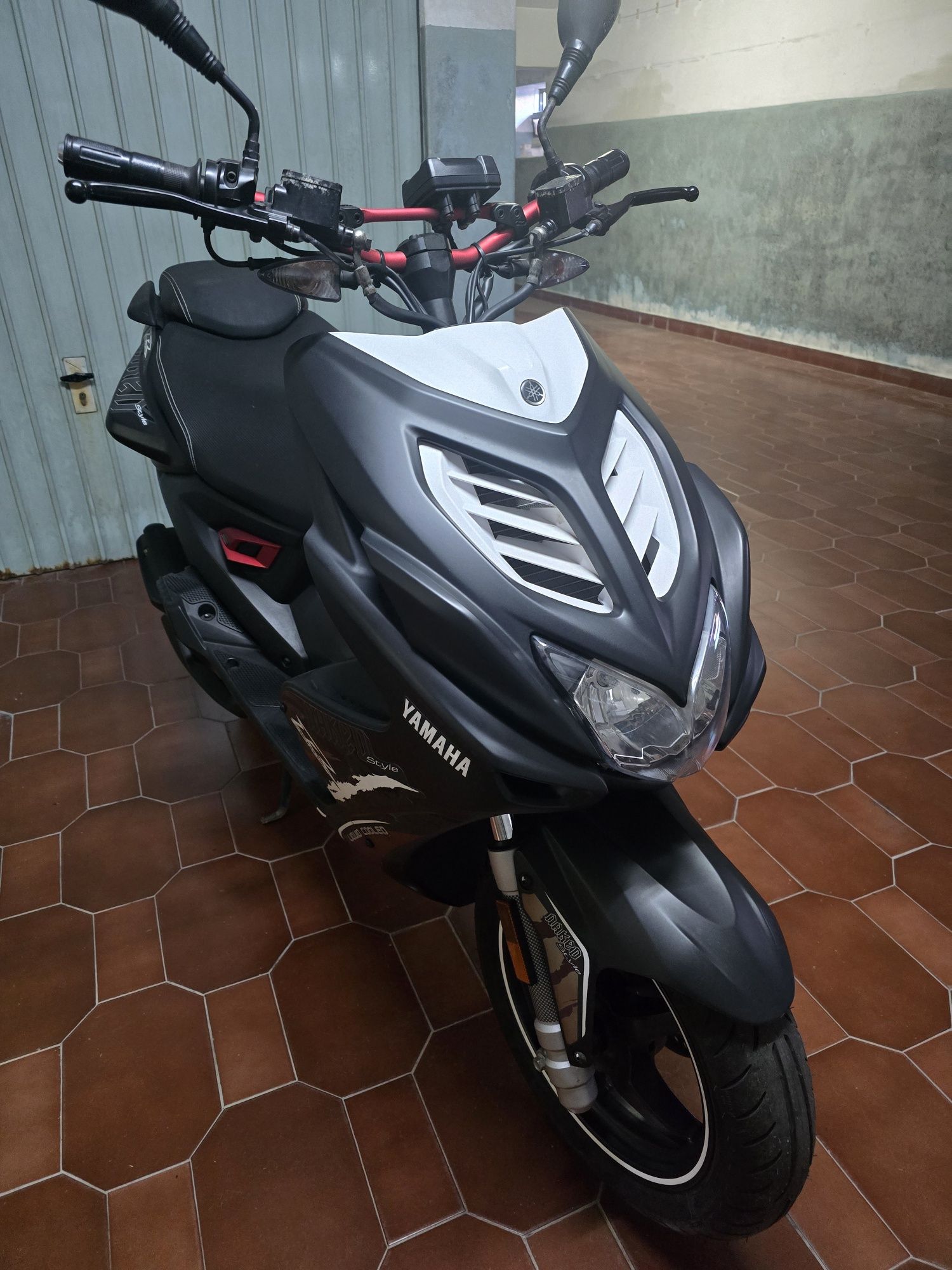 Aerox R como nova