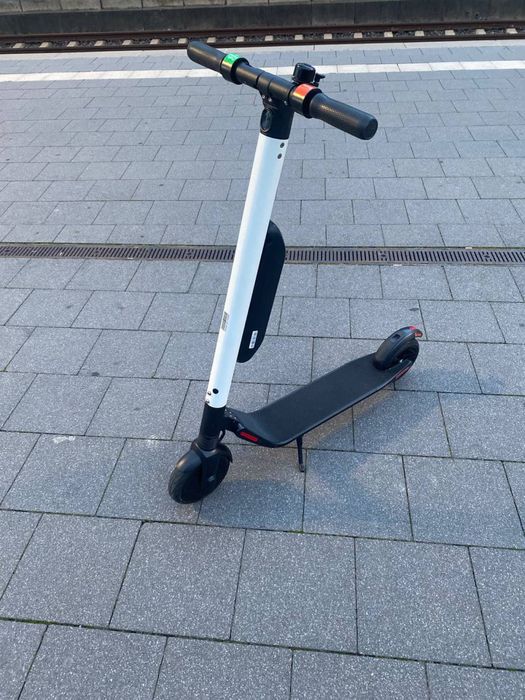 Самокат Segway ES4 300 W