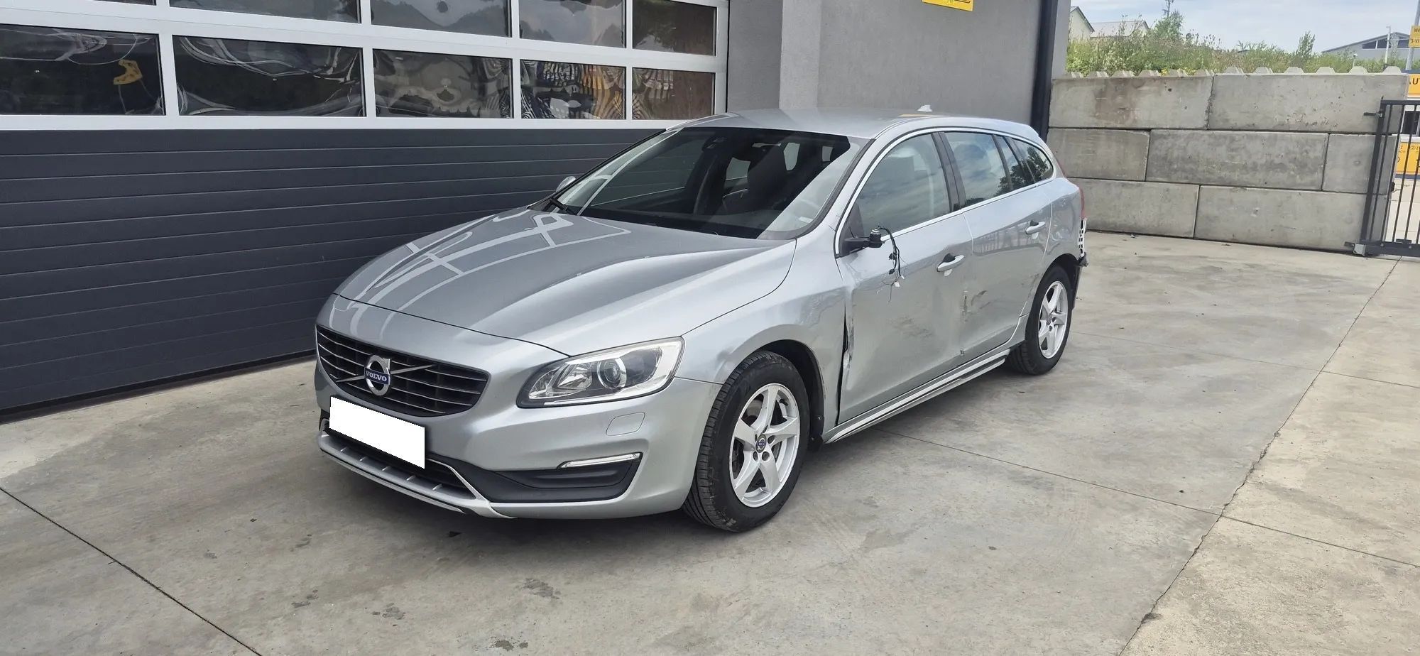 Volvo V60 / 120KM / rok produkcji 2016