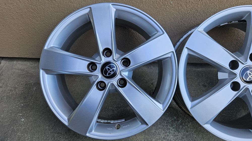 Alufelgi 16" 5x114'3 Toyota Corolla Verso Avensis inne