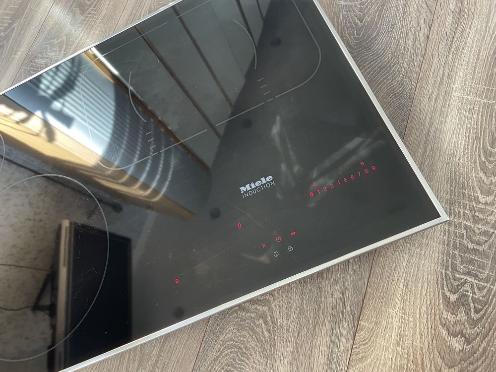 Індукційна варильна поверхня Miele KM 6357 EDST