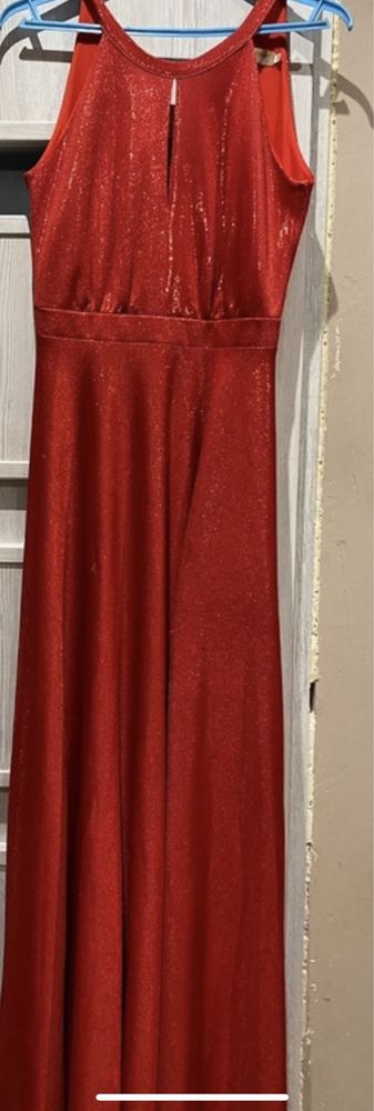 Sukienka długa czerwona elegancka
