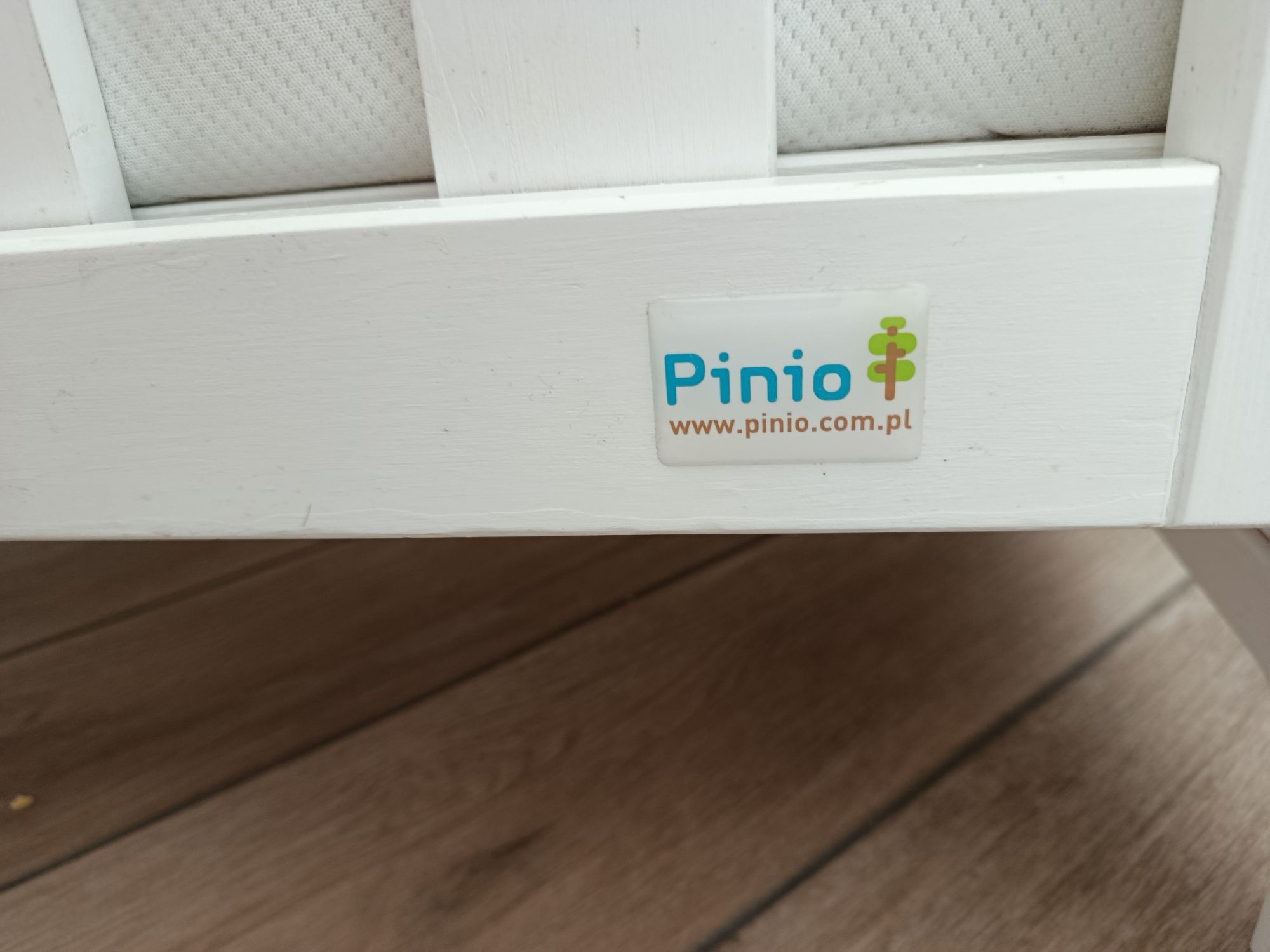 Łóżeczko dziecięce Pinio z materacem Fiki Miki