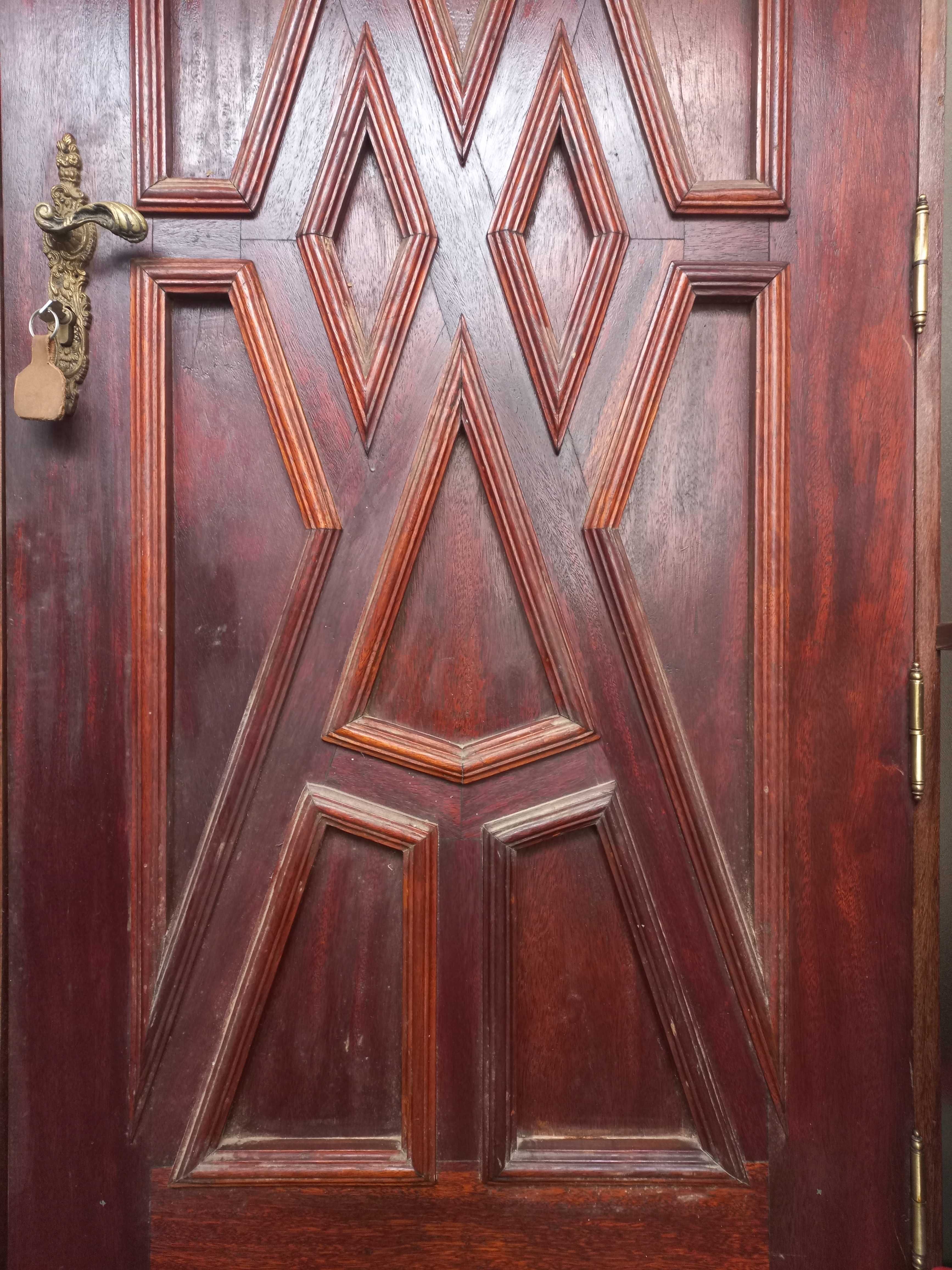 Porta de Madeira de Sucupira