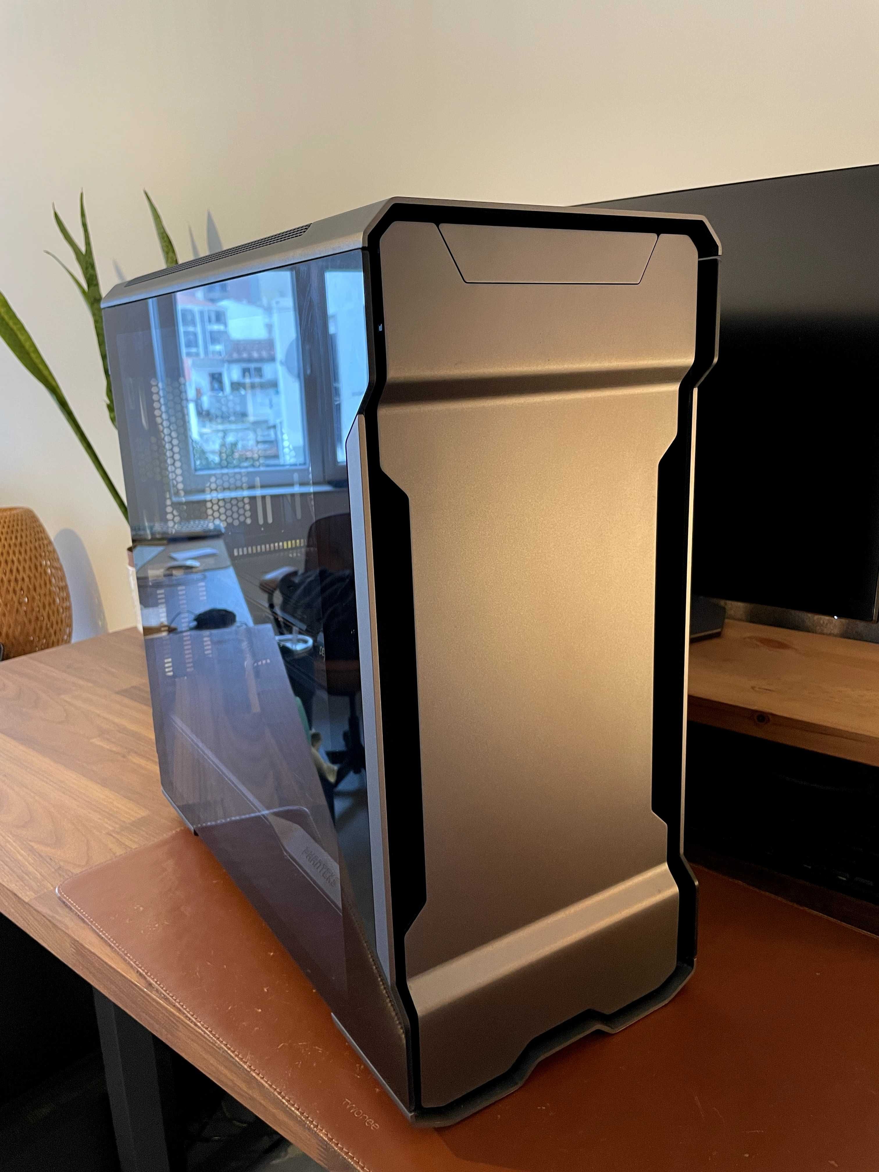 Torre i9-9900K - 6800XT - 64Gb RAM com teclado, rato e microfone