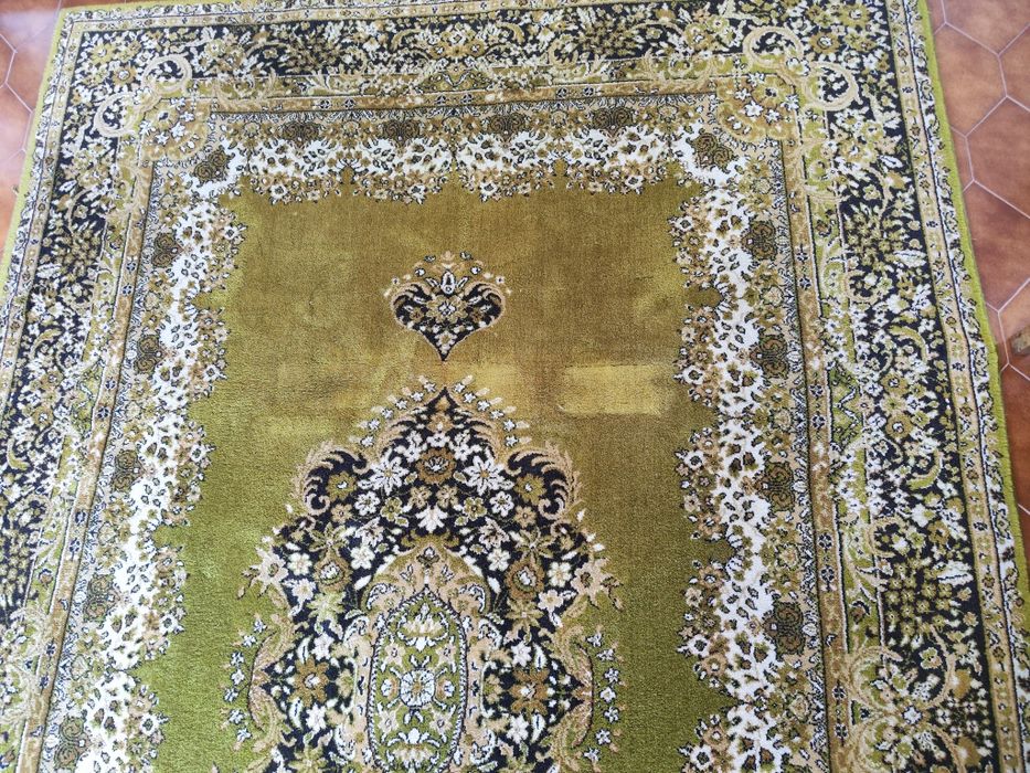 Tapete de Sala/Salão em Bom Estado